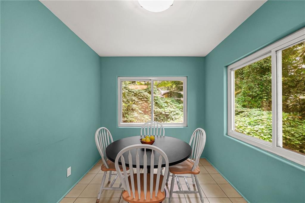454 Superior Avenue Property Photo 12