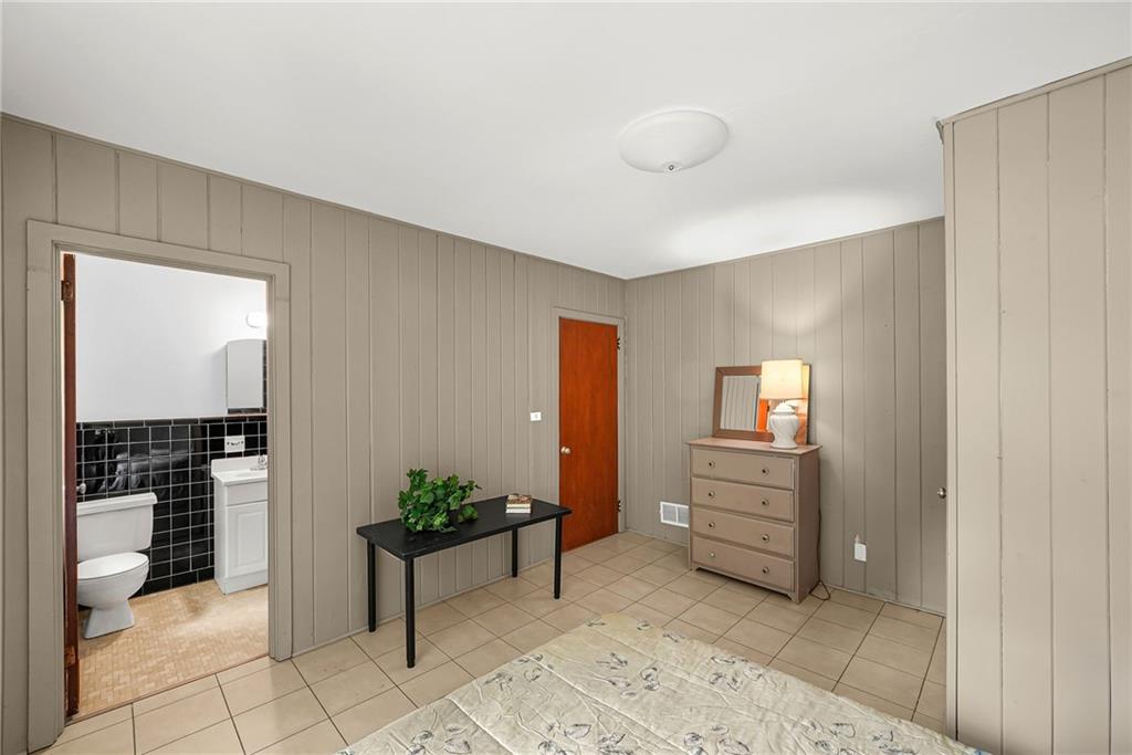 454 Superior Avenue Property Photo 15