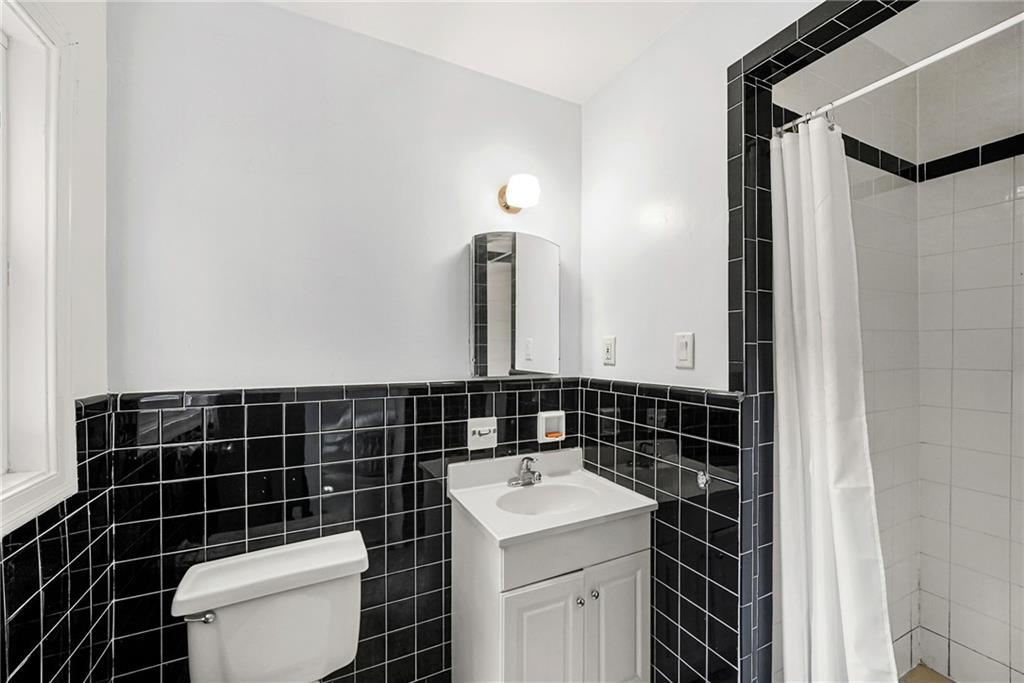 454 Superior Avenue Property Photo 16