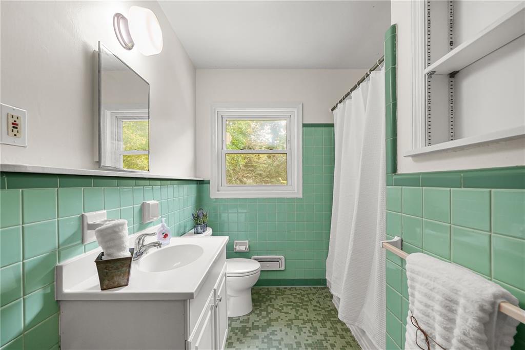 454 Superior Avenue Property Photo 20