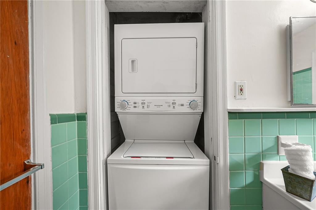 454 Superior Avenue Property Photo 21