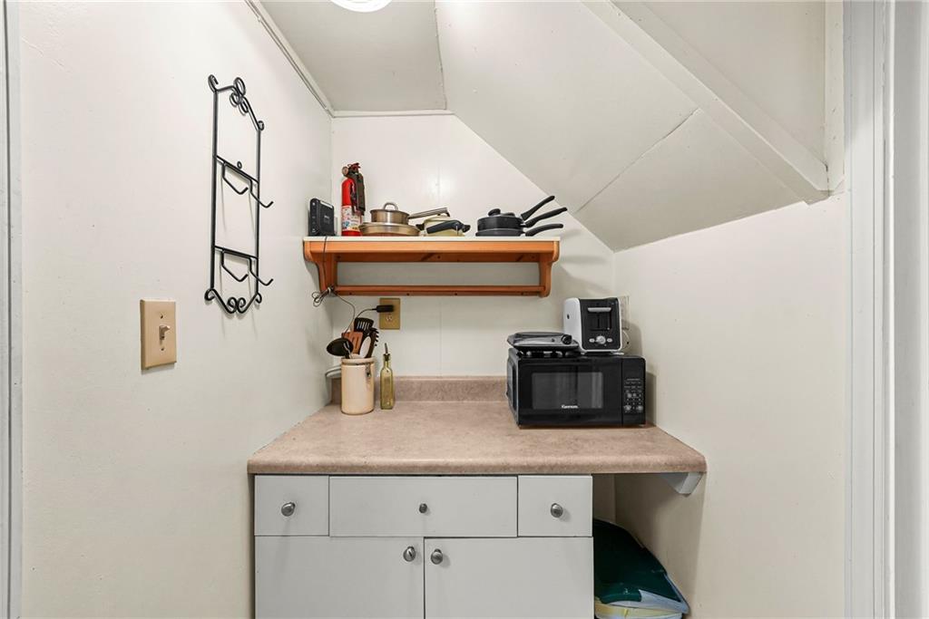 454 Superior Avenue Property Photo 24