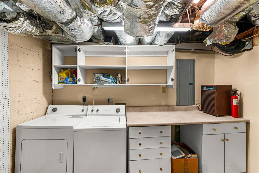 454 Superior Avenue Property Photo 31