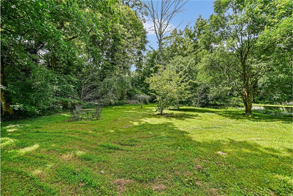 454 Superior Avenue Property Photo 41