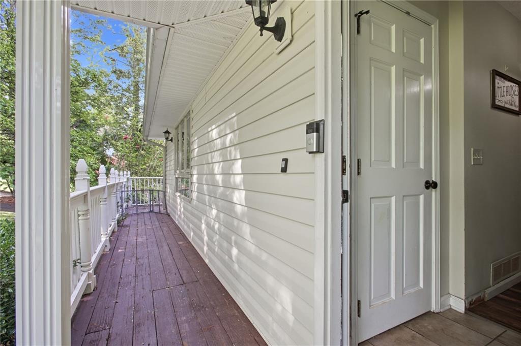 110 Crestmont Drive Property Photo 4