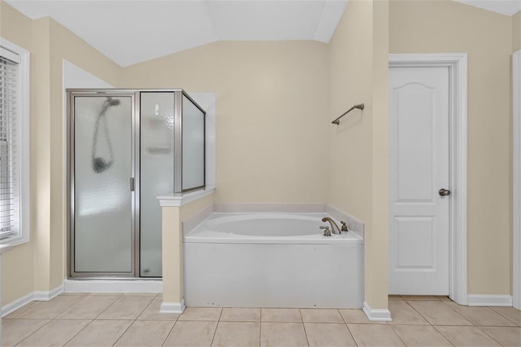 2294 Meadow's End Property Photo 17