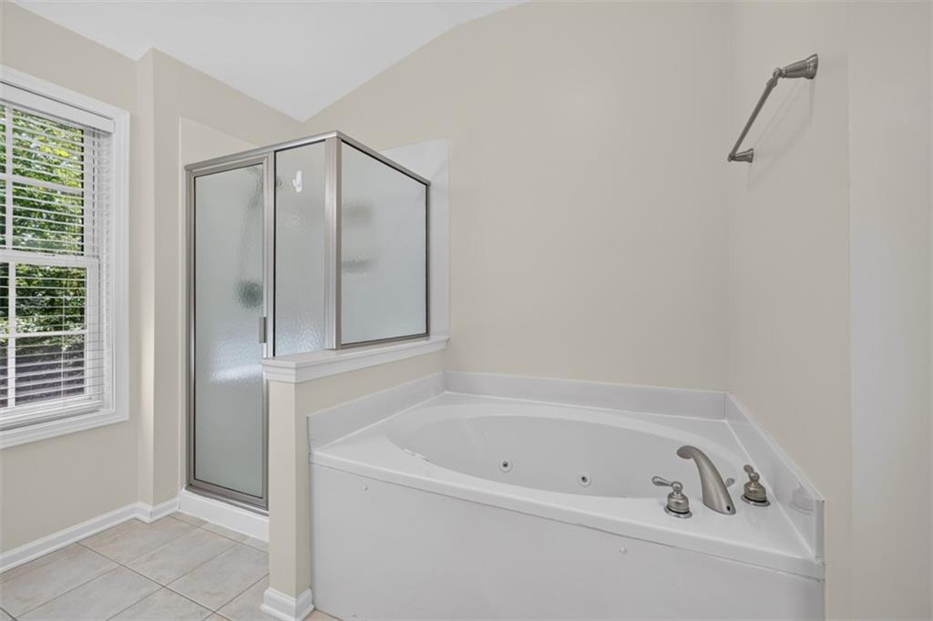 2294 Meadow's End Property Photo 19
