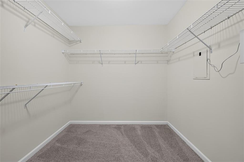2294 Meadow's End Property Photo 21