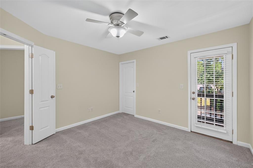 2294 Meadow's End Property Photo 24