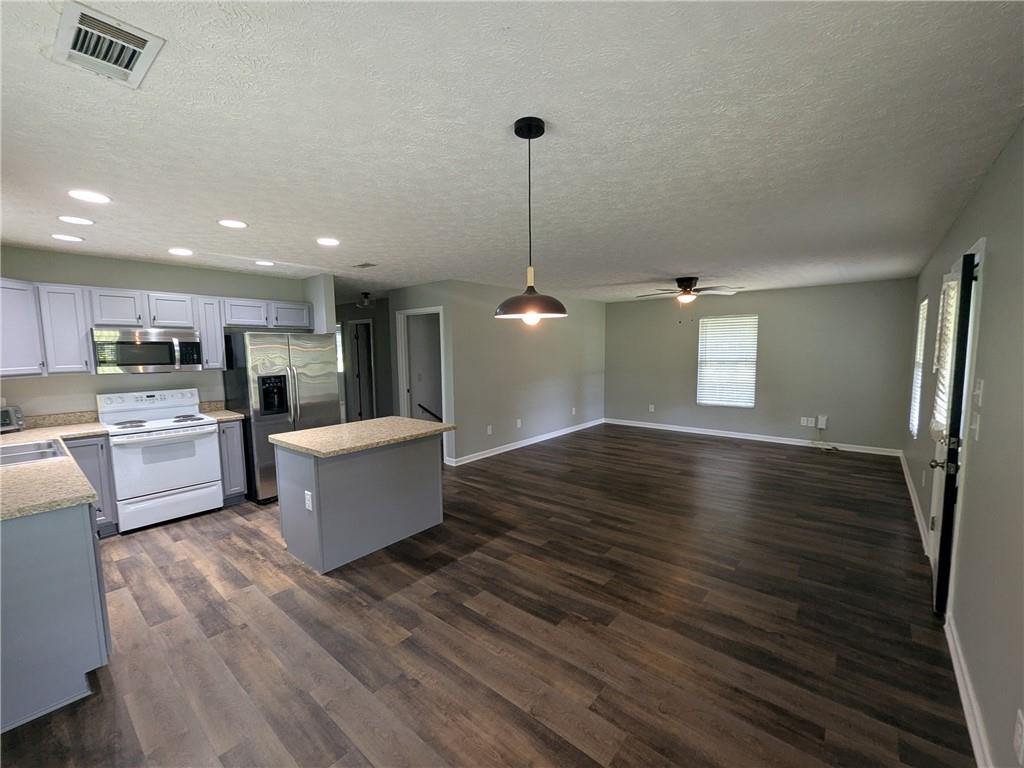 58 E Pinewood Drive Property Photo 10