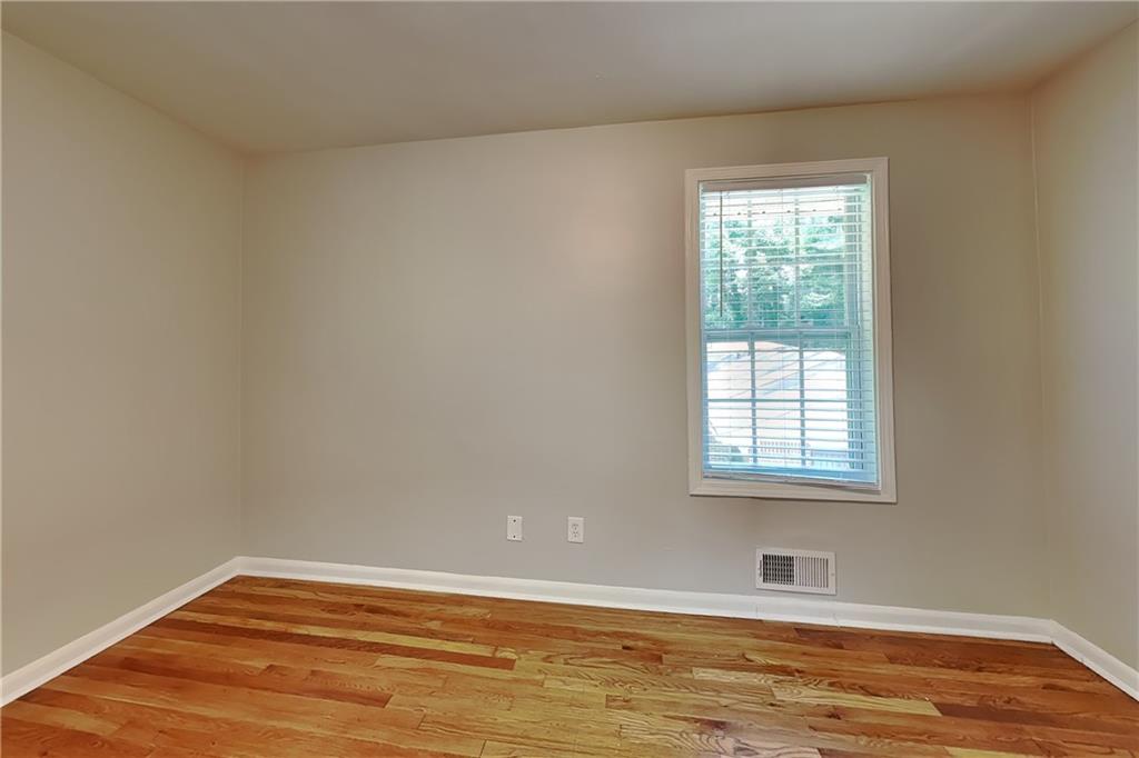 7819083 Property Photo 9