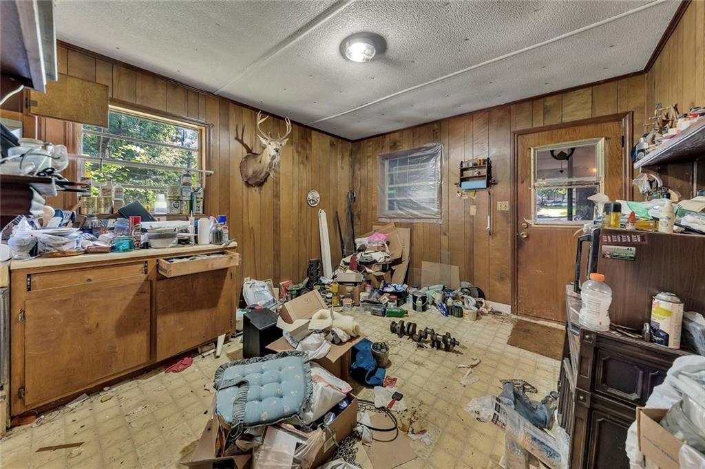 5000 Paris Avenue Property Photo 8