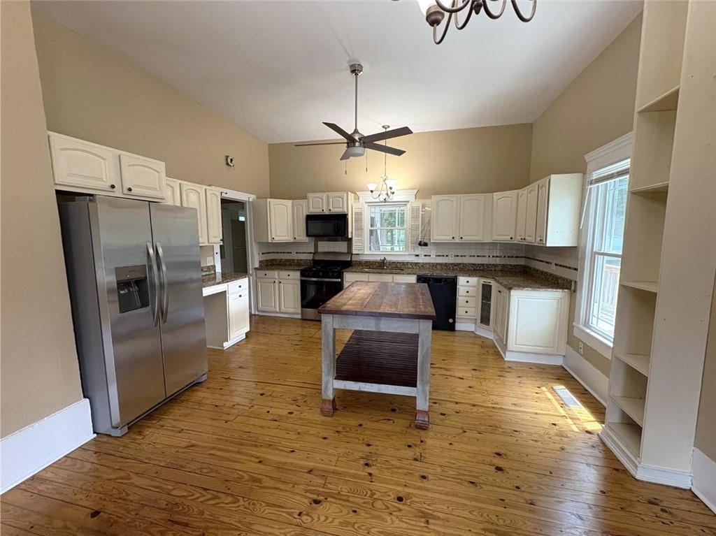 599 Gordon Street Property Photo 7
