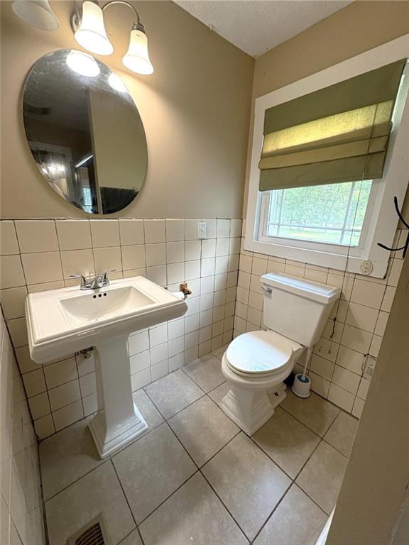 599 Gordon Street Property Photo 8