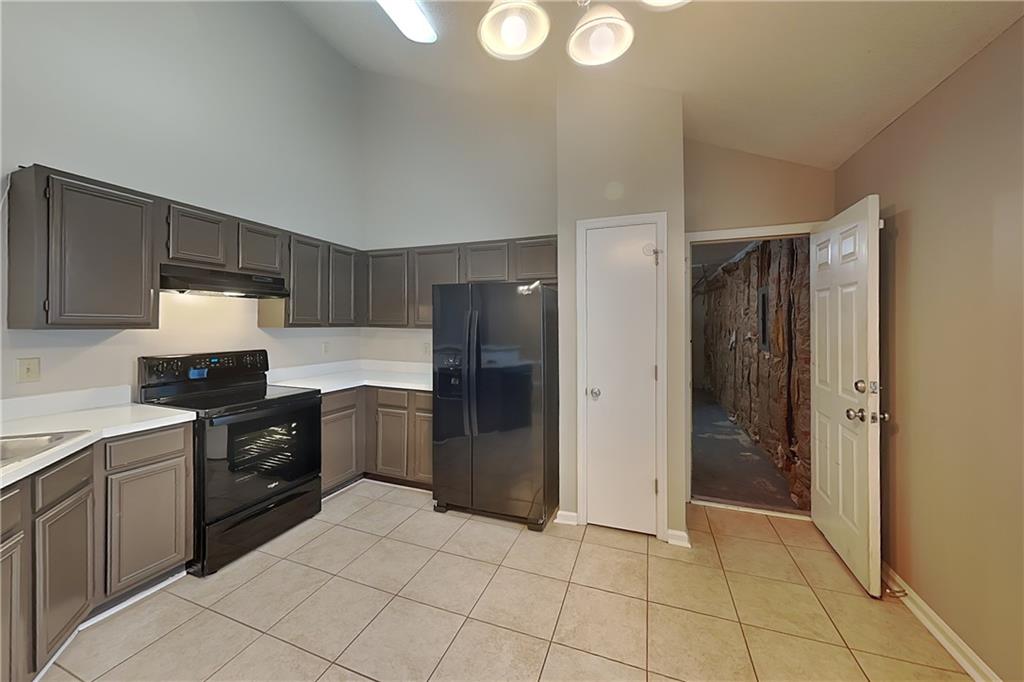 7819149 Property Photo 4