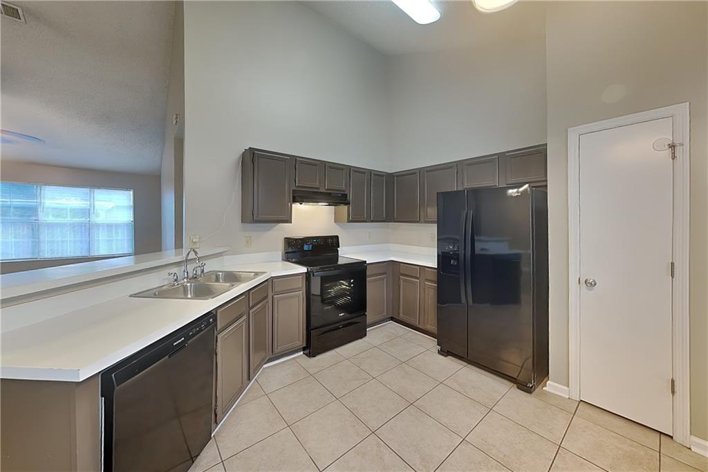 7819149 Property Photo 5