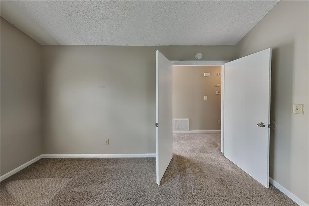 7819149 Property Photo 12
