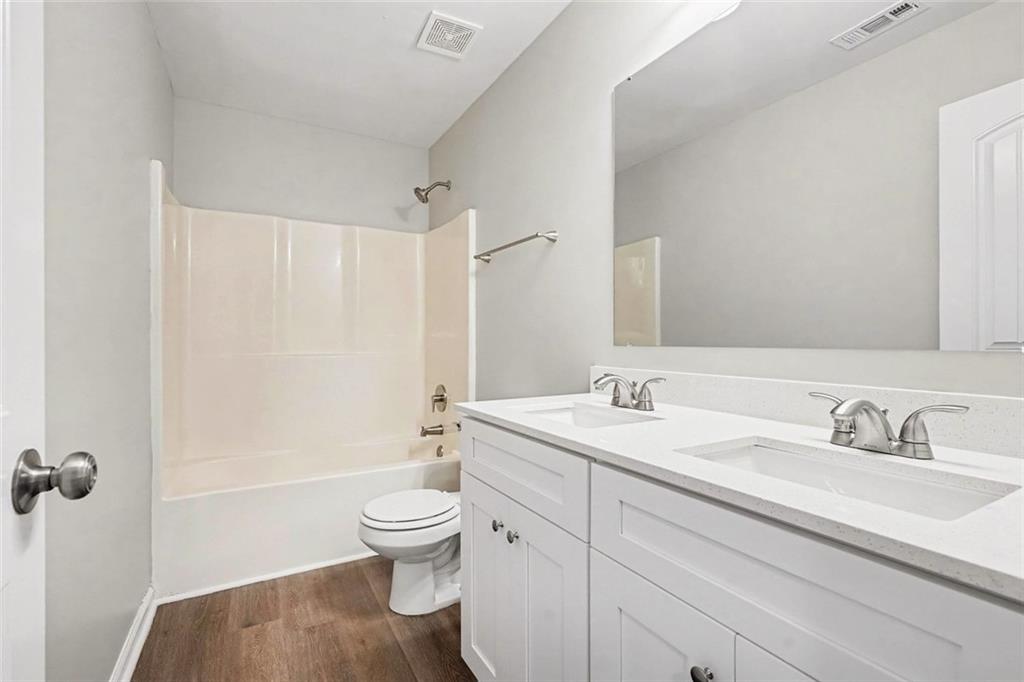 2121 Centenary Main Street Property Photo 30