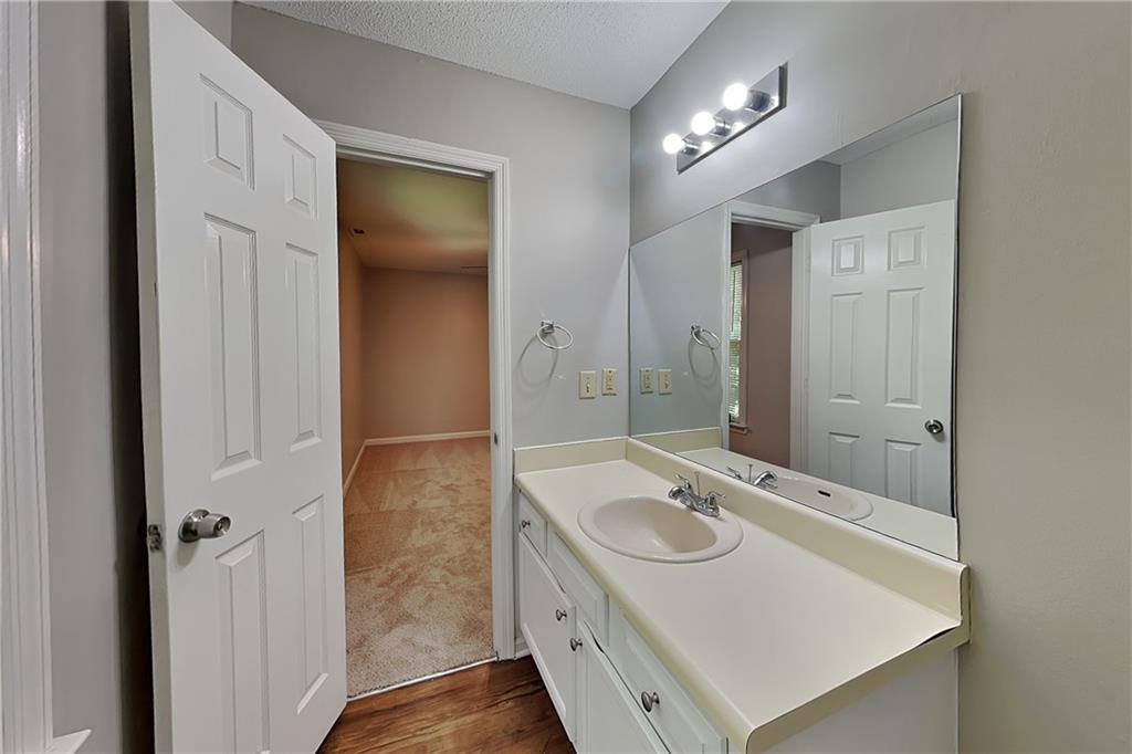 7819194 Property Photo 8