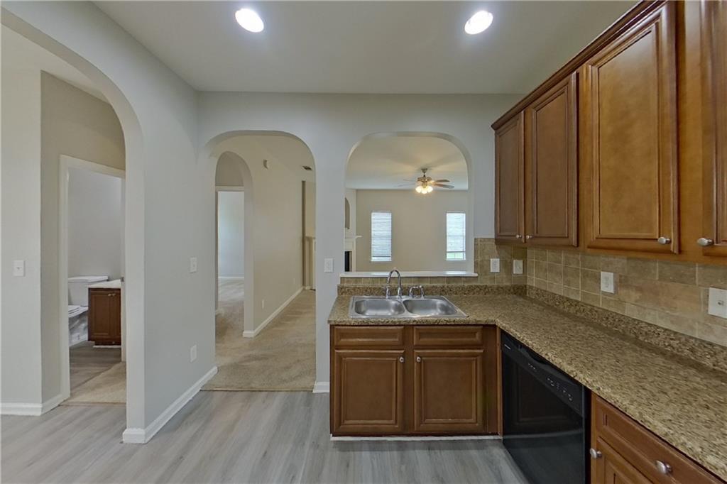 7819205 Property Photo 6