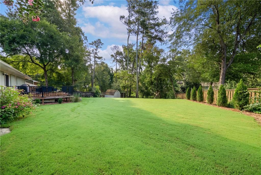 1206 Pinehurst Circle Se Property Photo 3
