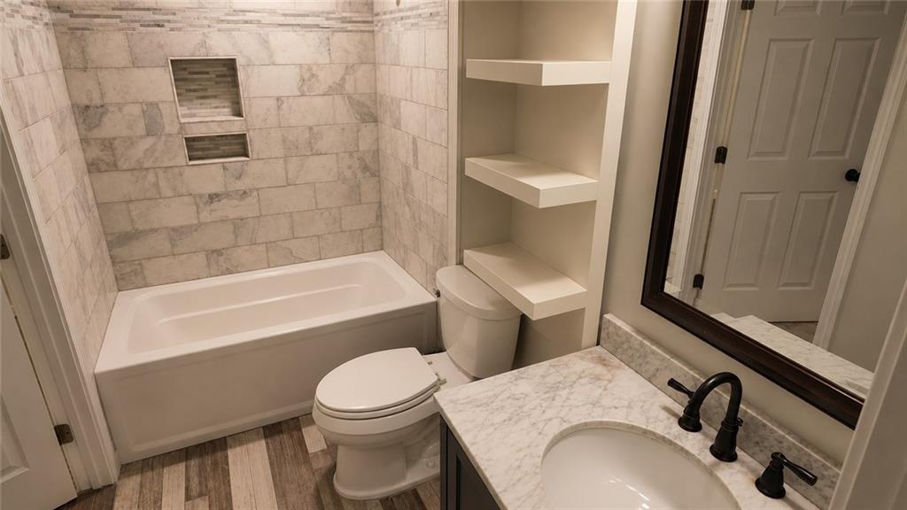 990 Hickory View Court Nw Property Photo 6