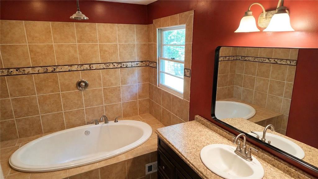 990 Hickory View Court Nw Property Photo 11