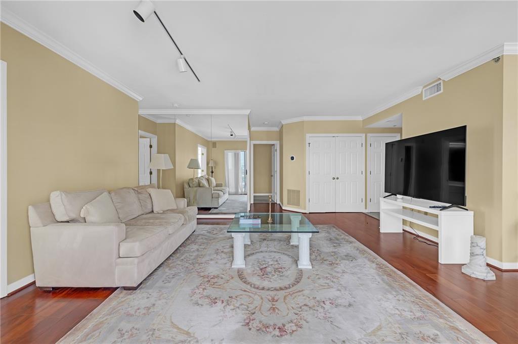 3435 Kingsboro Road Ne Unit 1504 Property Photo 8