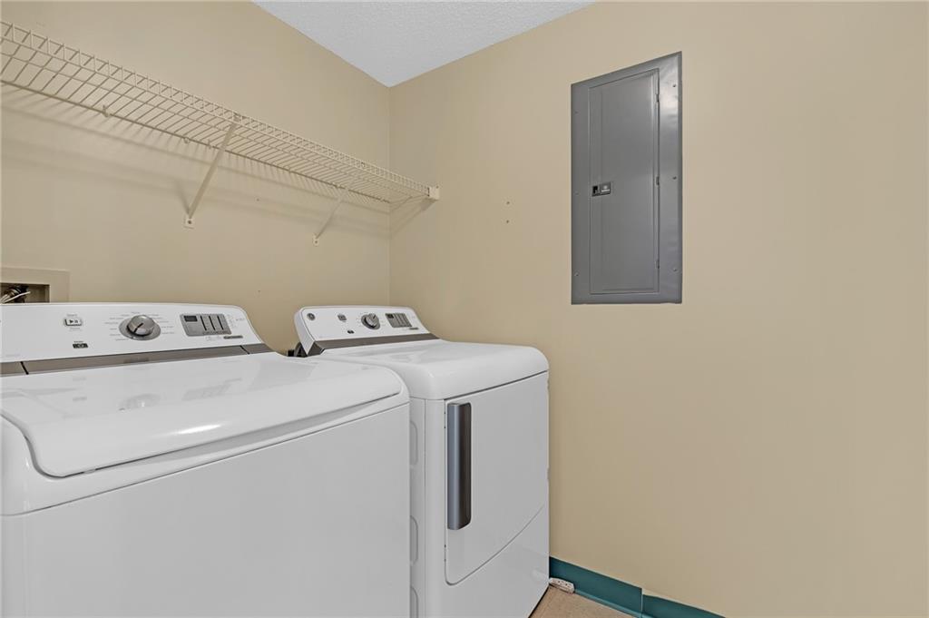 3435 Kingsboro Road Ne Unit 1504 Property Photo 16