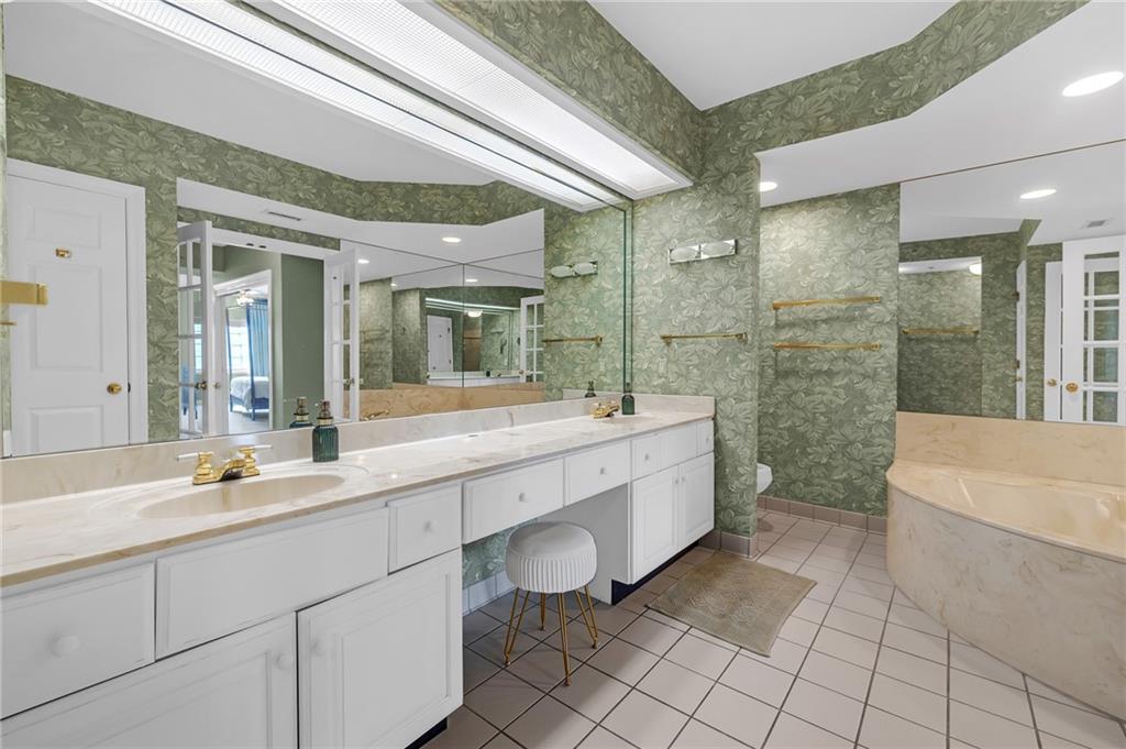 3435 Kingsboro Road Ne Unit 1504 Property Photo 25