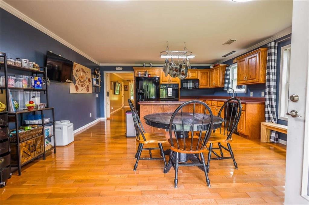 221 Chigger Ridge Road Property Photo 3