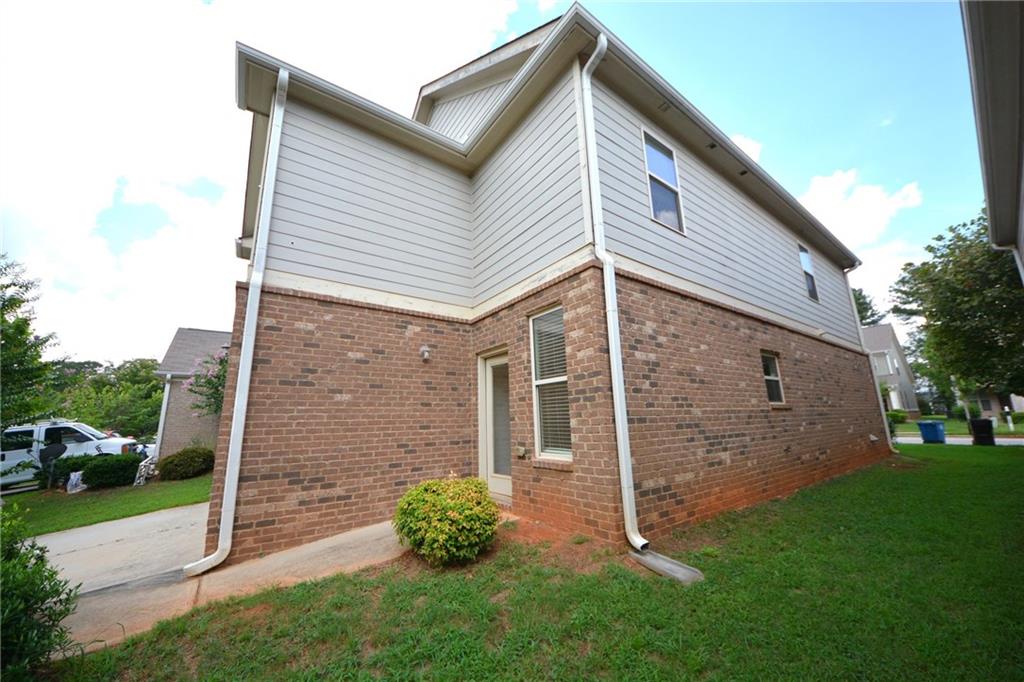 167 Daisy Circle Property Photo 2