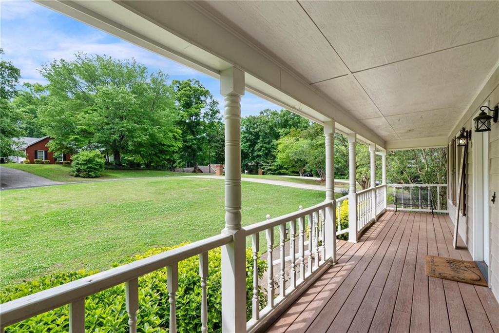 165 Hayes Circle Property Photo 4