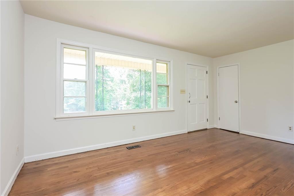 192 Sun Valley Drive Property Photo 6