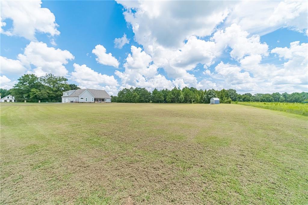 302 Savannah Drive Property Photo 3