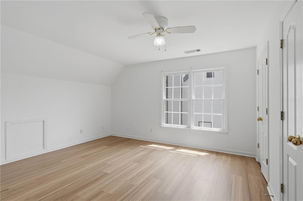7819309 Property Photo 24