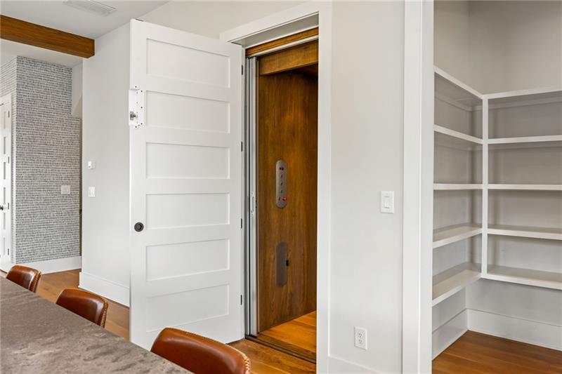 100 Glasgow Lane Property Photo 17