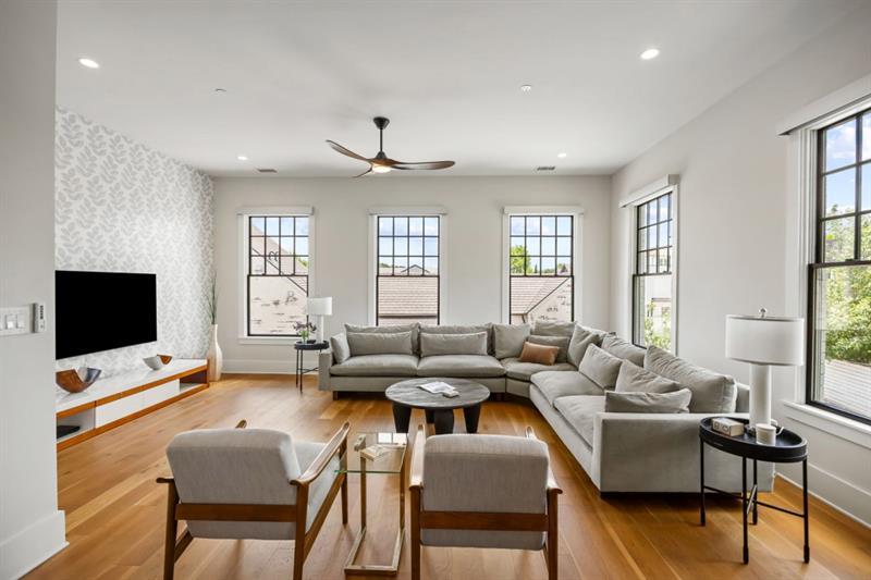 100 Glasgow Lane Property Photo 18