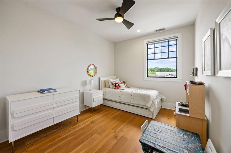 100 Glasgow Lane Property Photo 38
