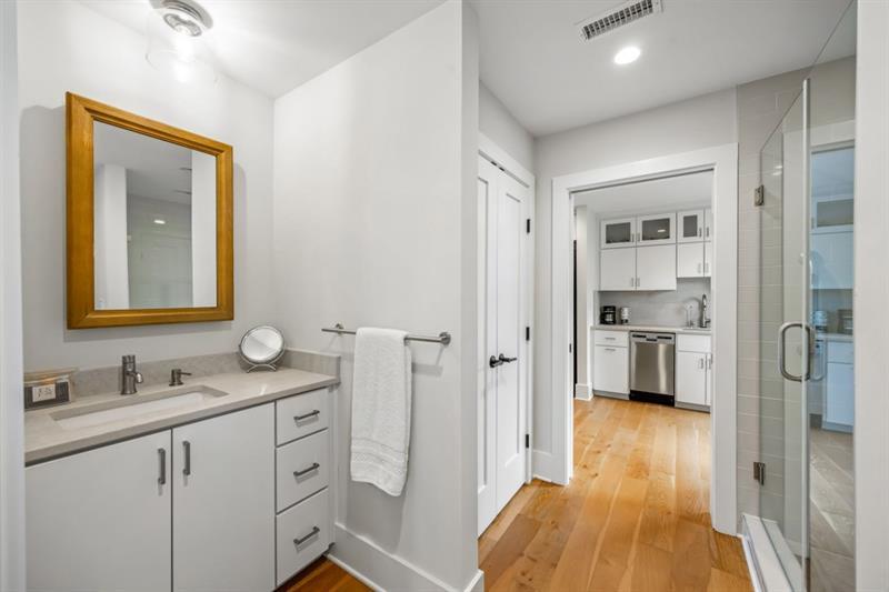 100 Glasgow Lane Property Photo 43