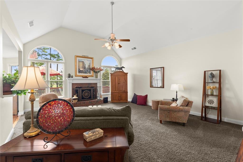 328 Kingsford Crossing Property Photo 16