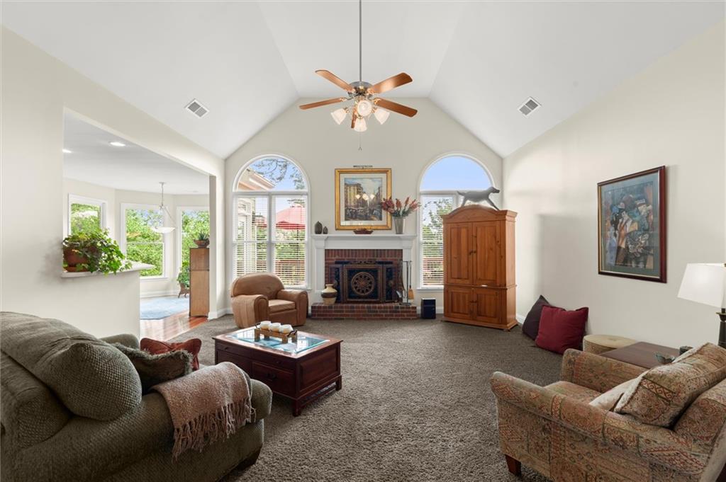 328 Kingsford Crossing Property Photo 17