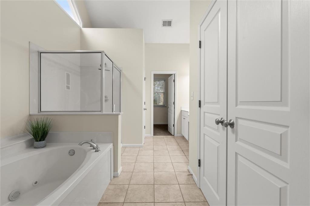 328 Kingsford Crossing Property Photo 30