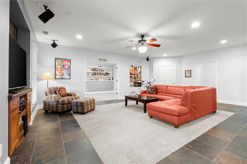 328 Kingsford Crossing Property Photo 45