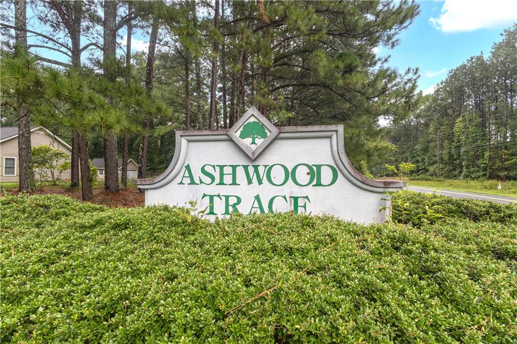 112 Ashwood Trace Property Photo 3