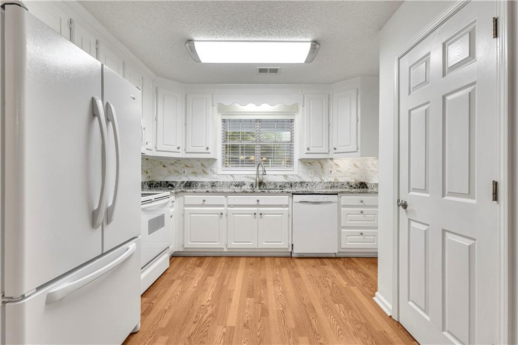 112 Ashwood Trace Property Photo 9