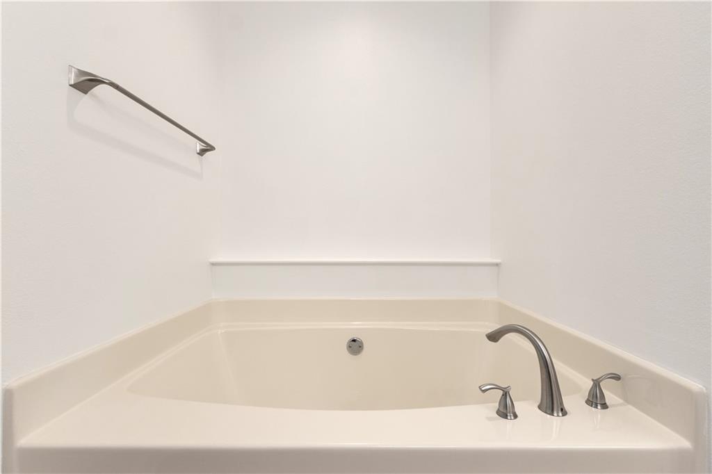 112 Ashwood Trace Property Photo 24