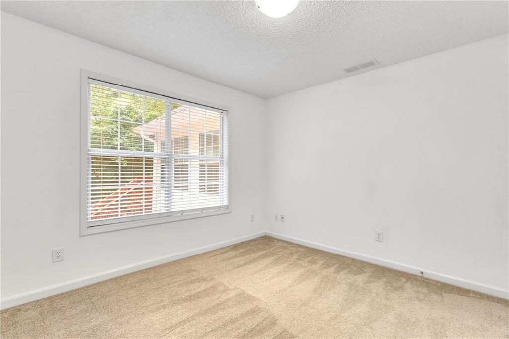 112 Ashwood Trace Property Photo 28