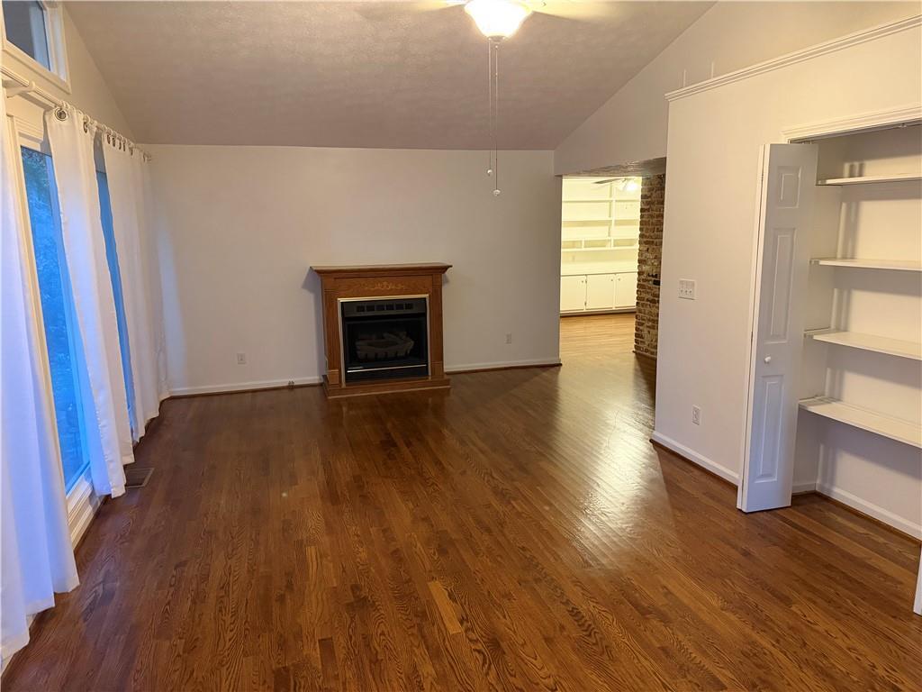 2022 Woodbine Terrace Property Photo 5