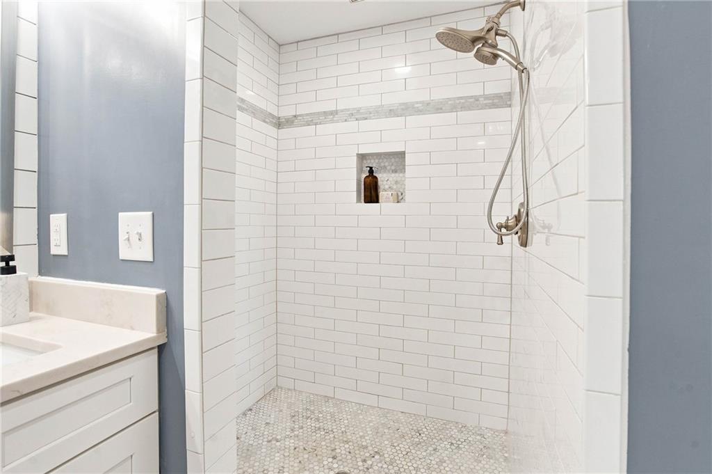 932 Sharon Circle Se Property Photo 19